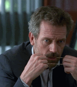 hugh-laurie-3-hugh-laurie-11897824-250-285.gif