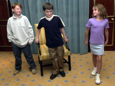 cast010.jpg
