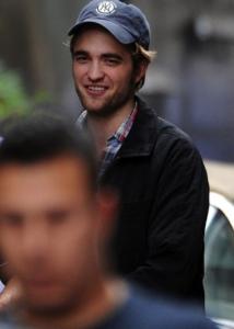normal_gallery_enlarged-robertpattinson-filming-06232009-05.jpg