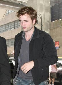 robert-pattinson-mtv-movie-awards-2009-01.jpg