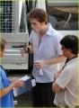 robert-pattinson-new-moon-munchies-01_t1.jpg