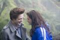 robert-pattinson-robert-pattinson-2523794-500-333_t1.jpg