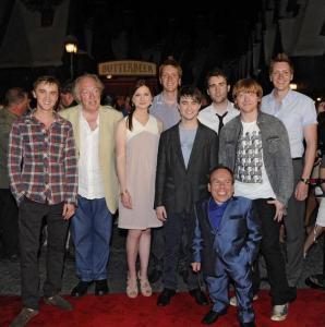 castwwgrandopening.jpg