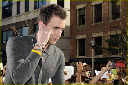 matthew-lewis-harry-potter-fans-23710187-1222-817.jpg